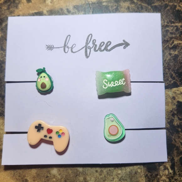 Handmade croc charm set - Picture 2 of 3